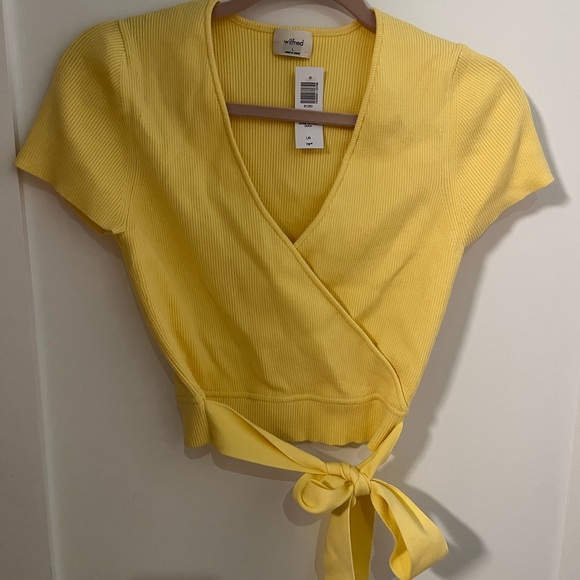 Wilfred wrap top NWT - Picture 2 of 2